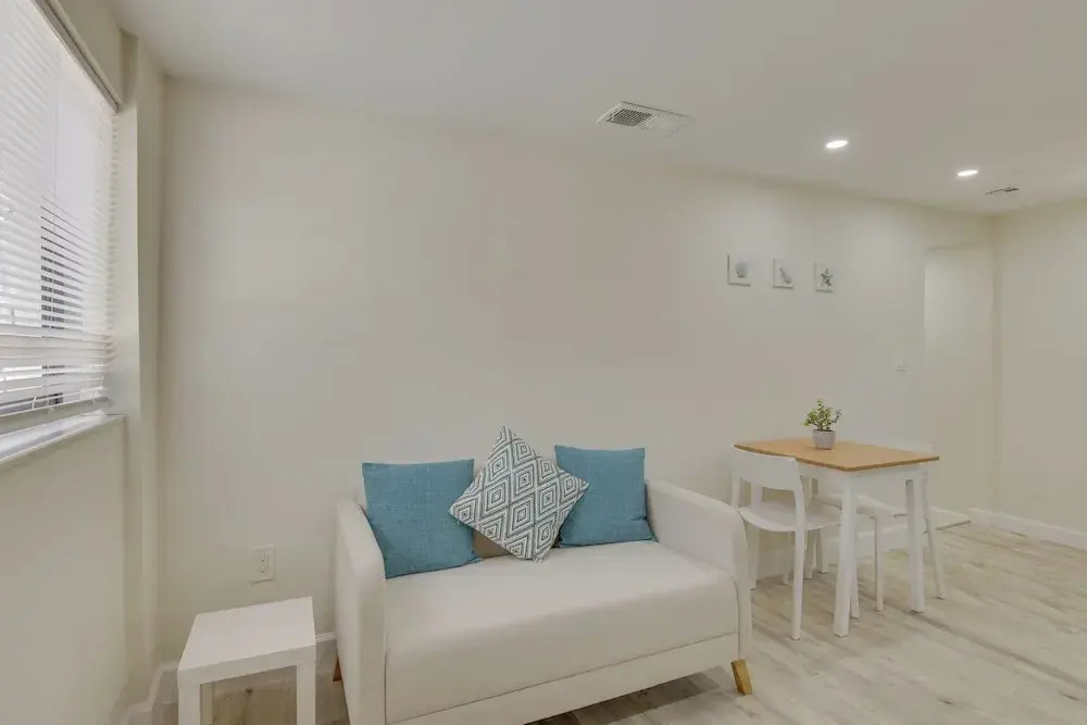 Nifty Miami Apartment ~ 5 Mi to Downtown!