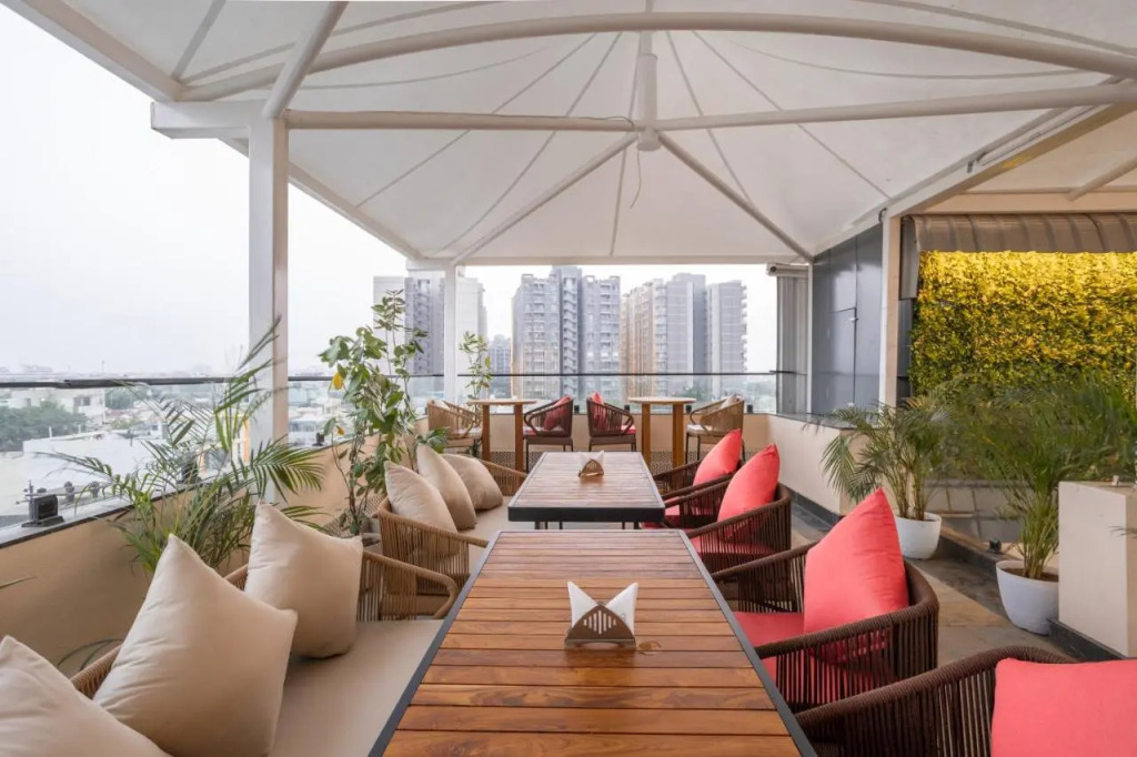 Hotel Golden Aura