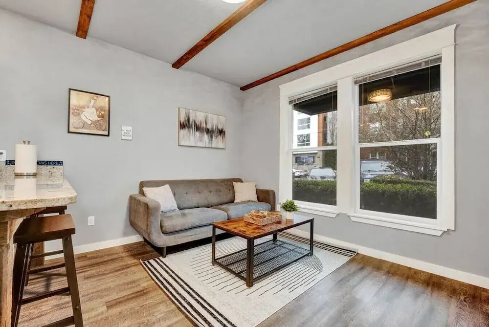 Extended Stay Comfort Fast Wi-fi Downtown