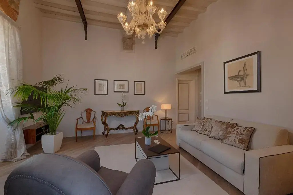 Donati Luxury Tower Suites