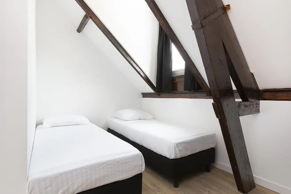 Rotterdam Inn