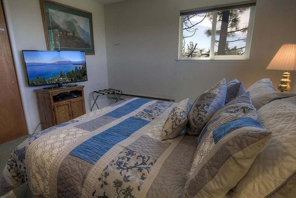 Heavenly Lake View Retreat by Lake Tahoe Accommodations