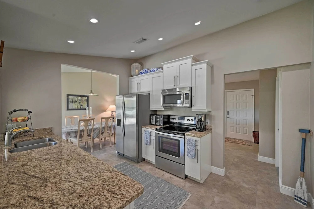 Sunny Marco Island Oasis < 2 Miles to Beach!