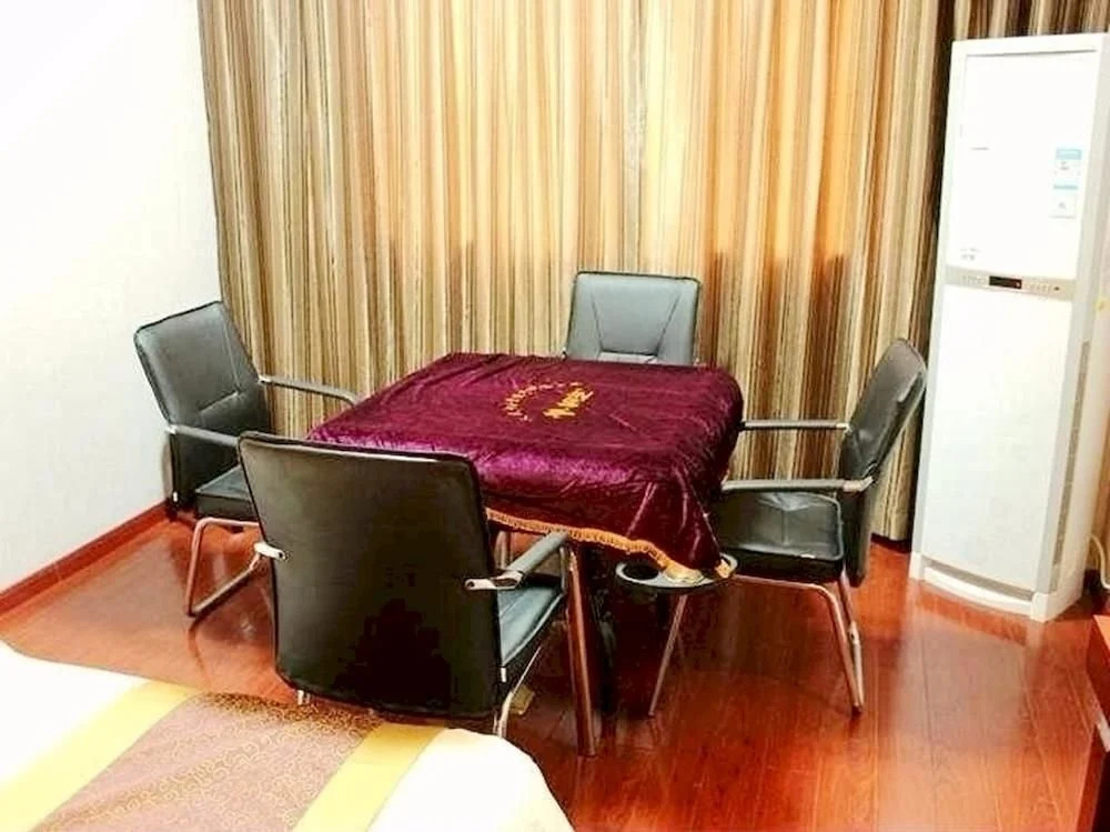 Jiujiang Golden Bay Holiday Hotel