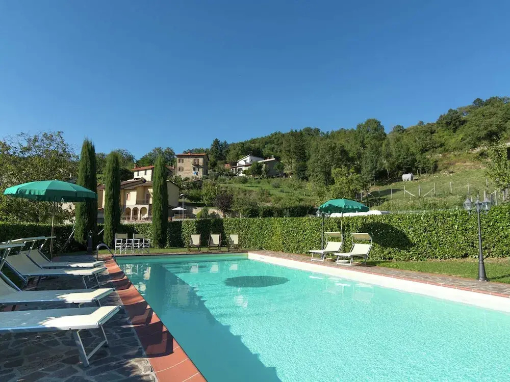 Villa in Lonnano with pool
