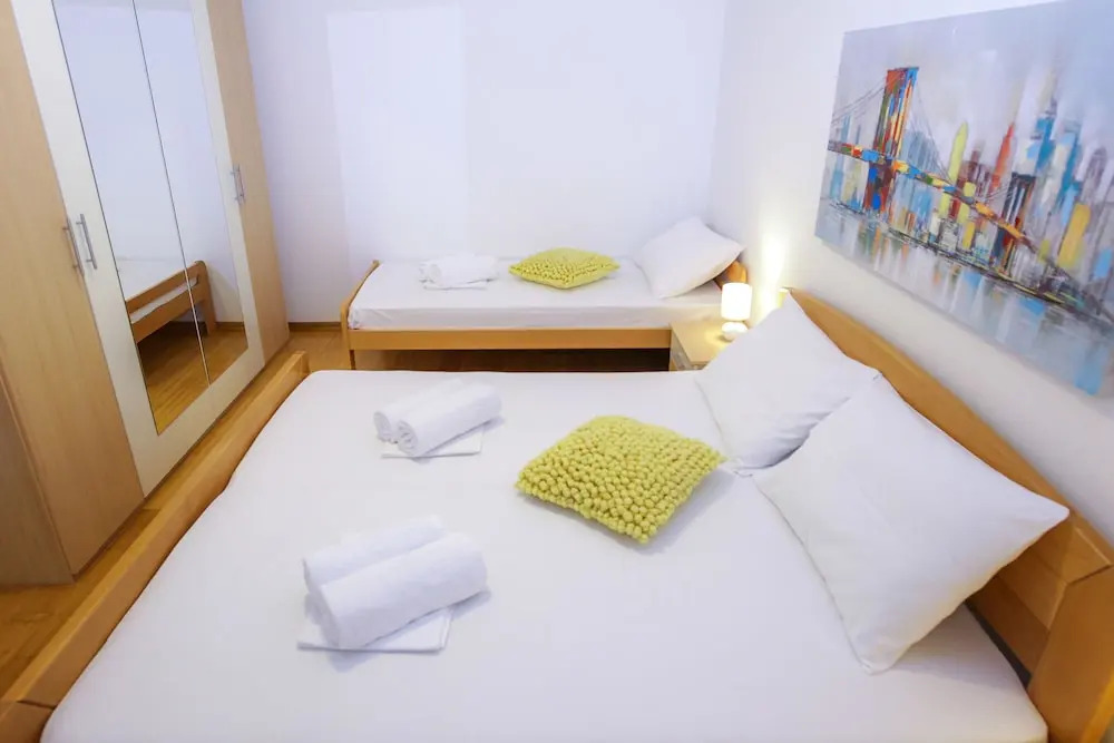 Summer Breeze Pool Apartments