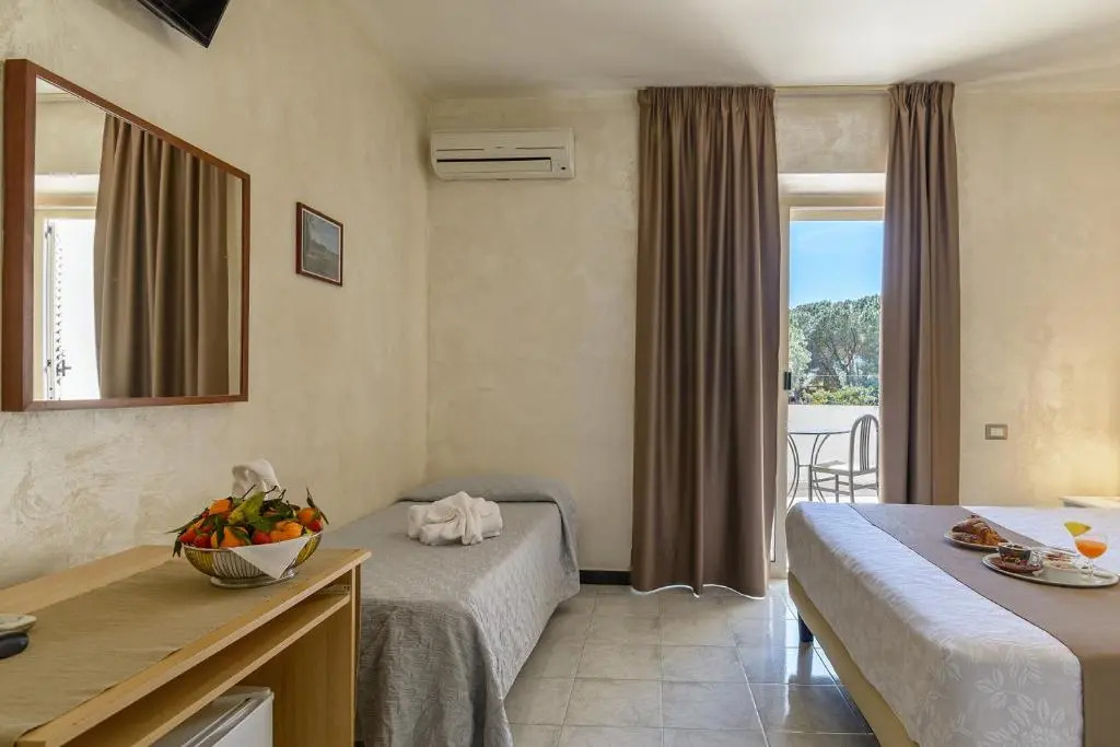 HOTEL CRISTALLO PAESTUM