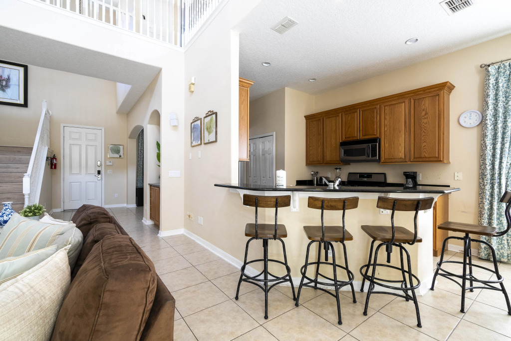 Stunning 5 Bd Home w/ Pool Close to Disney 7420