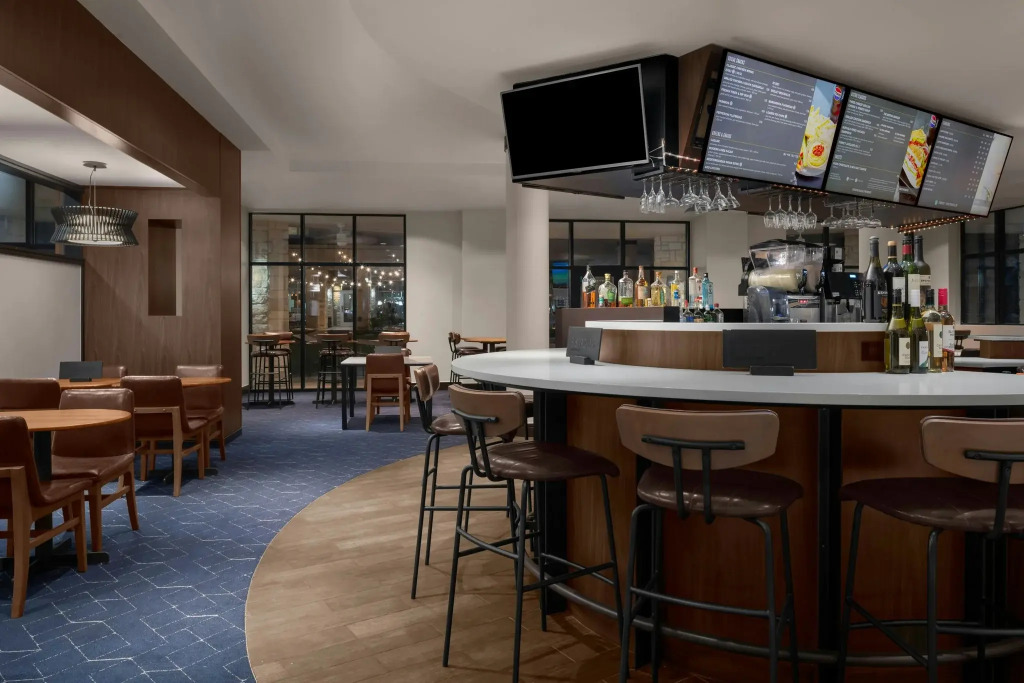 Courtyard by Marriott San Antonio Six Flags at The RIM