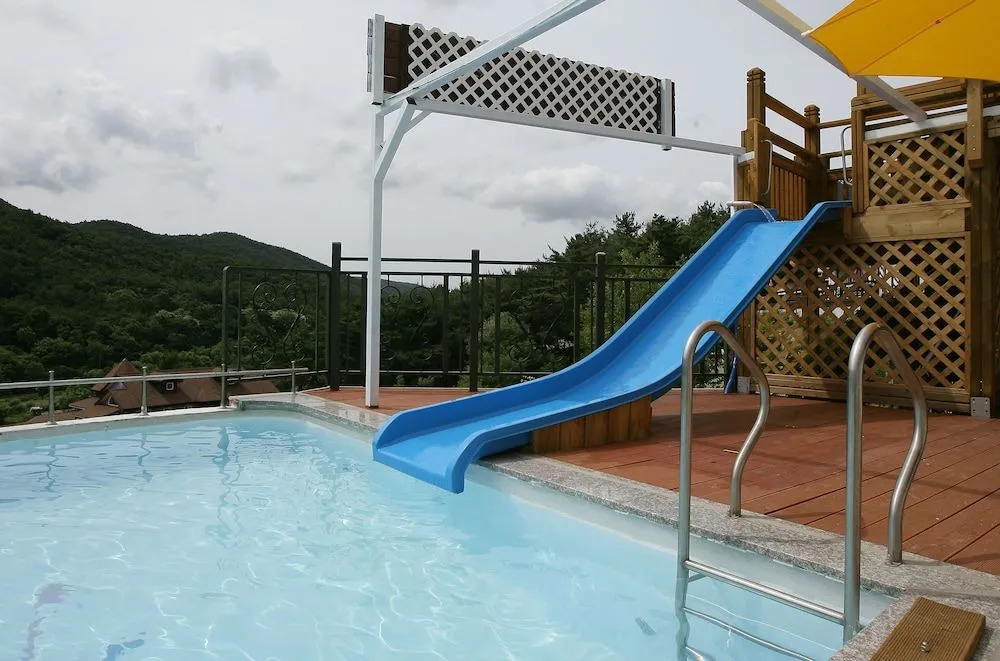 Yellow star Pension
