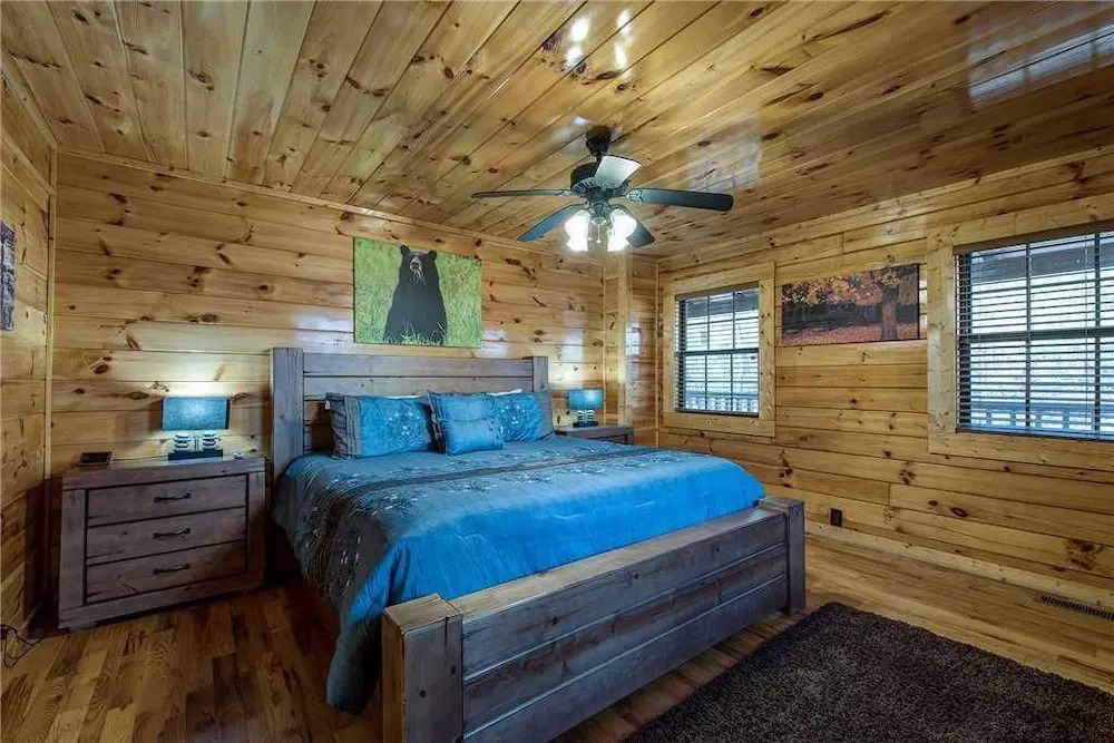 Bearway to Heaven II 3 Bedroom Home with Hot Tub