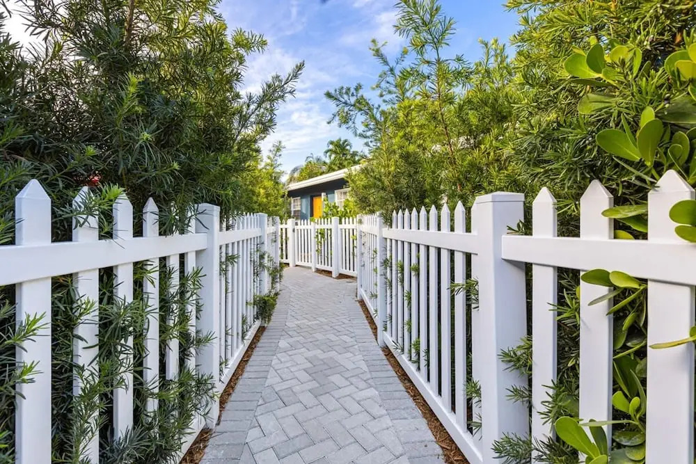 Beautiful 2 BR Apartment - Bright and Spacious