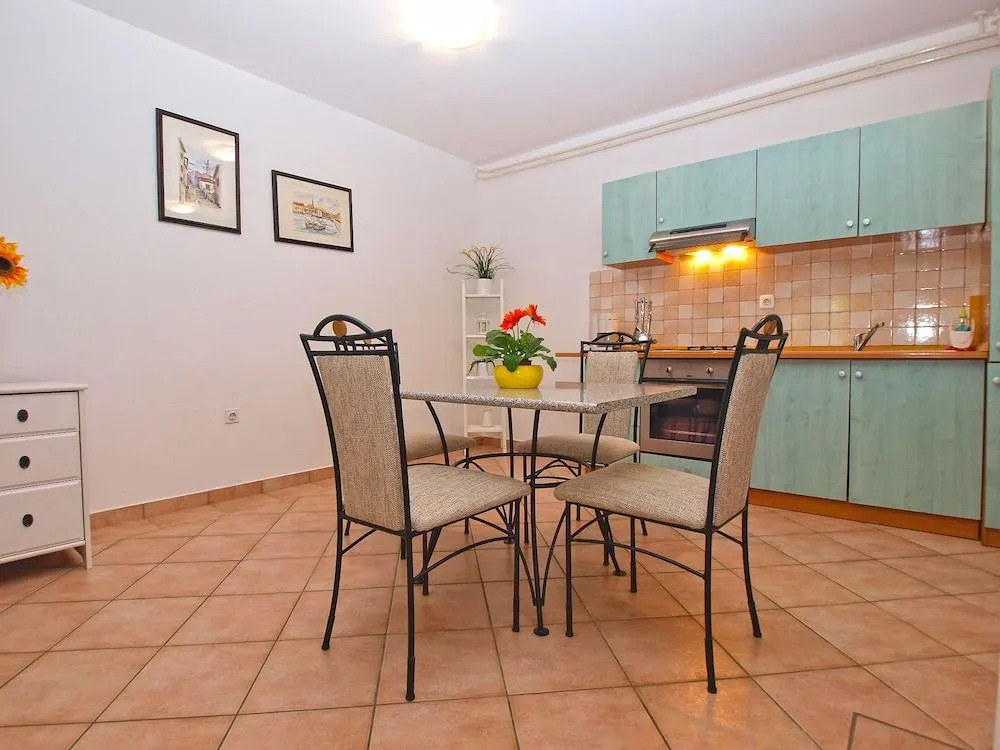Apartment 1346