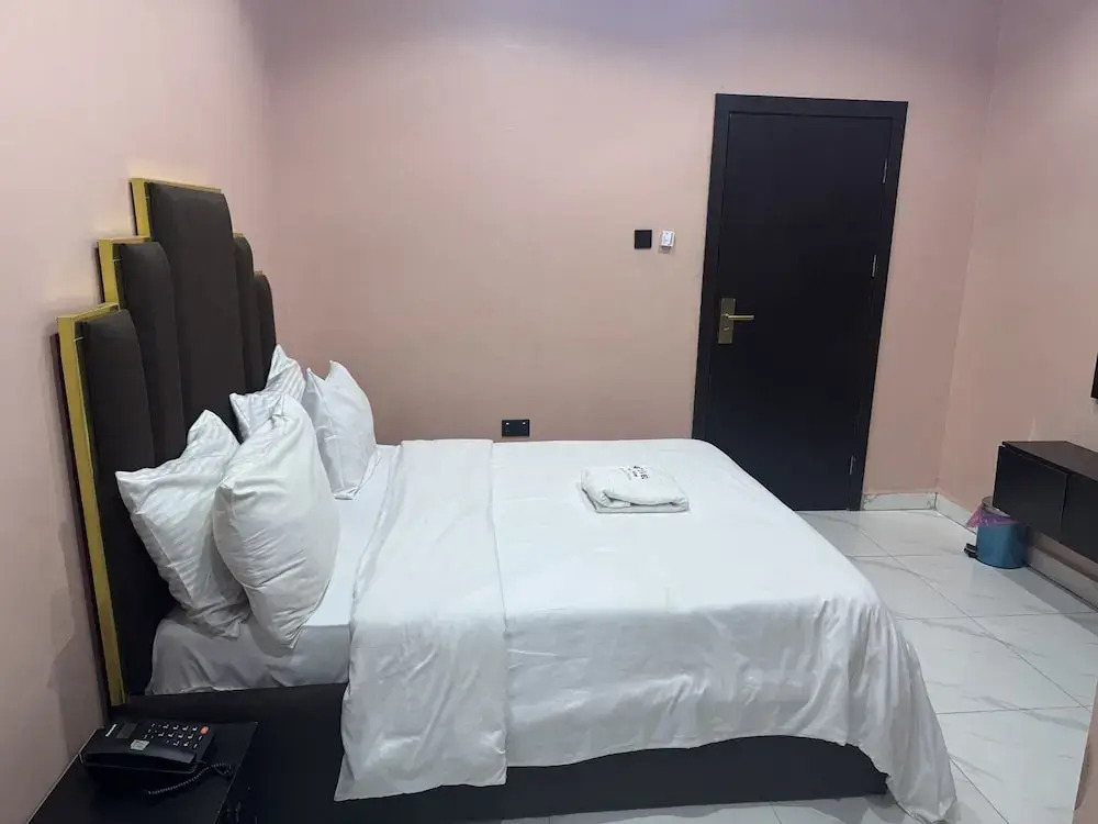 Next Level Hotel & Suites