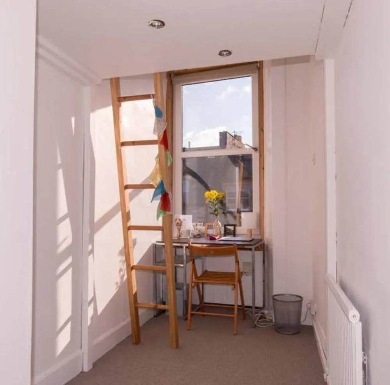 Comfortable Apartment in Leith