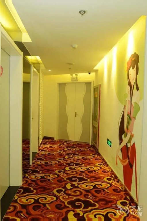 Ainors Hotel