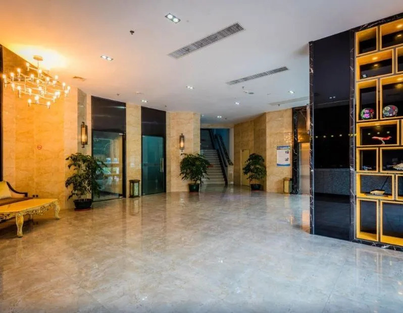 Jinlizhou Hotel (Gongbei Port Light Rail Station)