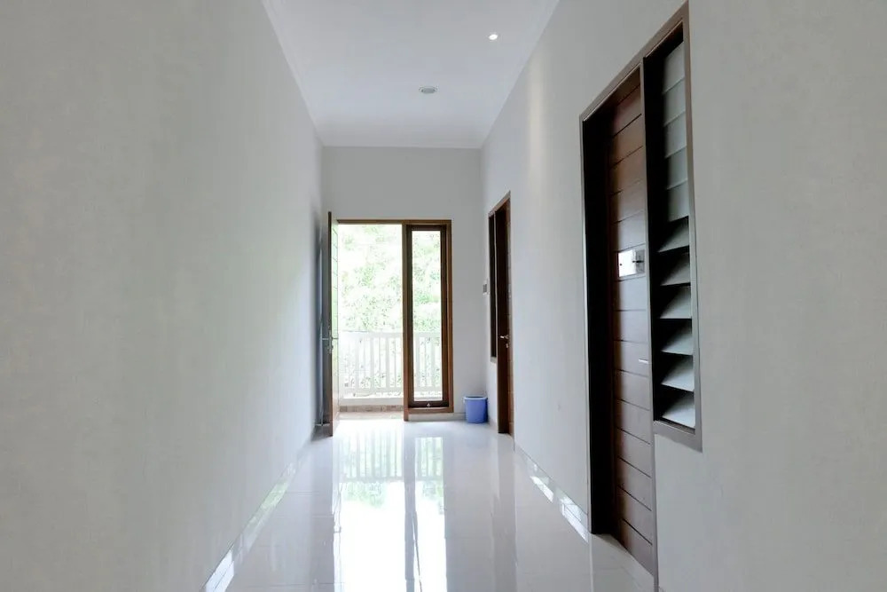 OYO 1023 Junggo Tentrem