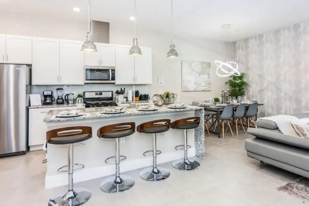 Amazing Townhome with Summer Kitchen SU2668