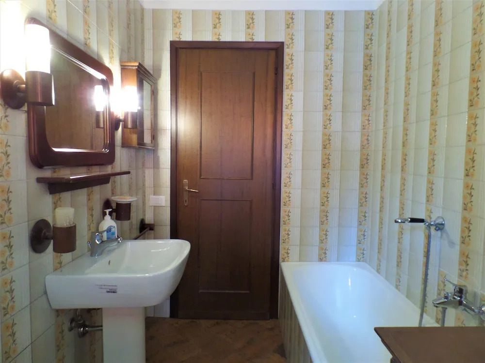Isola Bella Apartments - Via Villa 9
