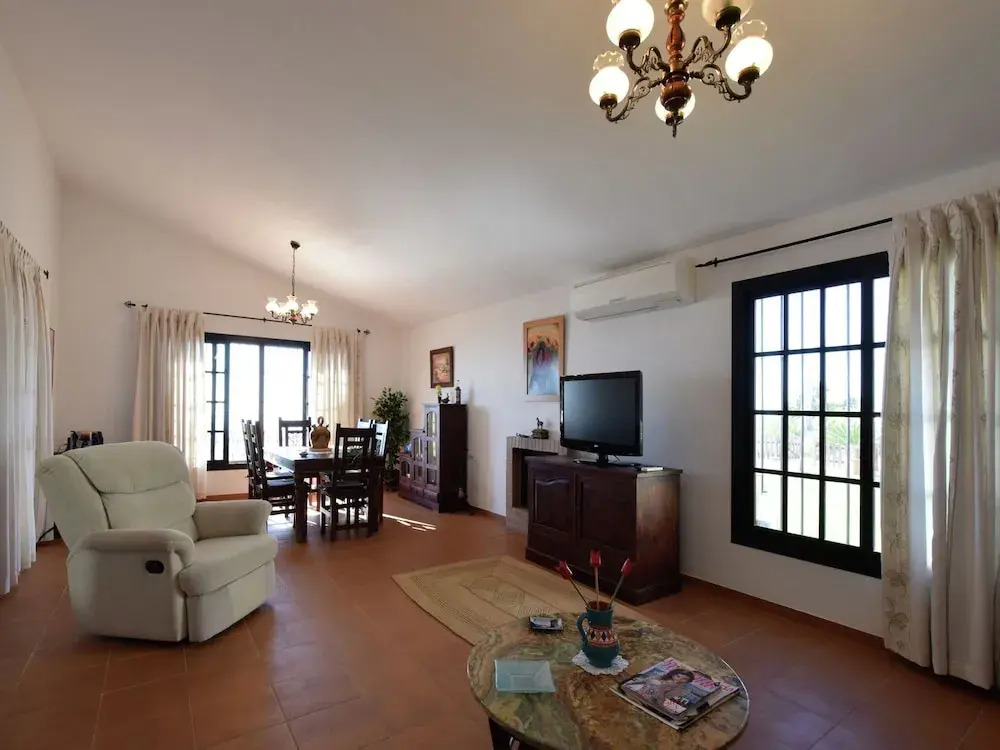 Tasteful and Modern Villa With Private Swimming Pool