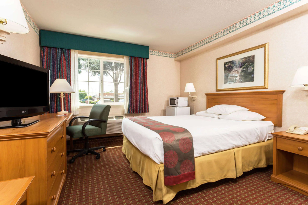 Ramada by Wyndham Portland
