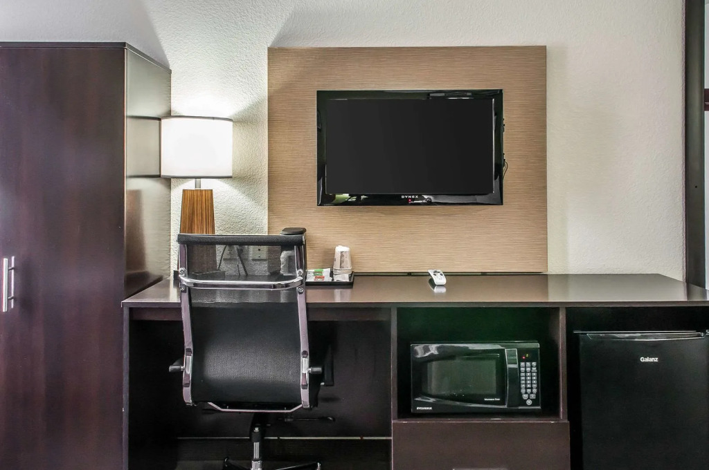 Отель Garner Albuquerque Airport by IHG