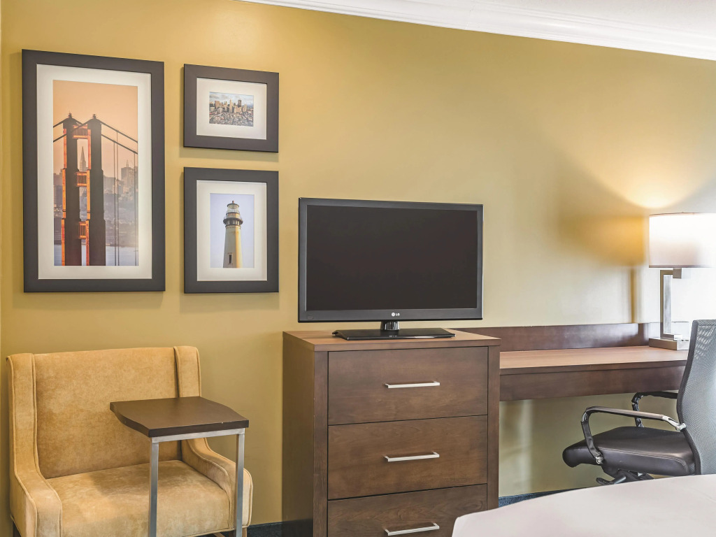 La Quinta Wyndham SFO Airport West Millbrae-Presidents Award Winner-FREE ARPRT SHTL