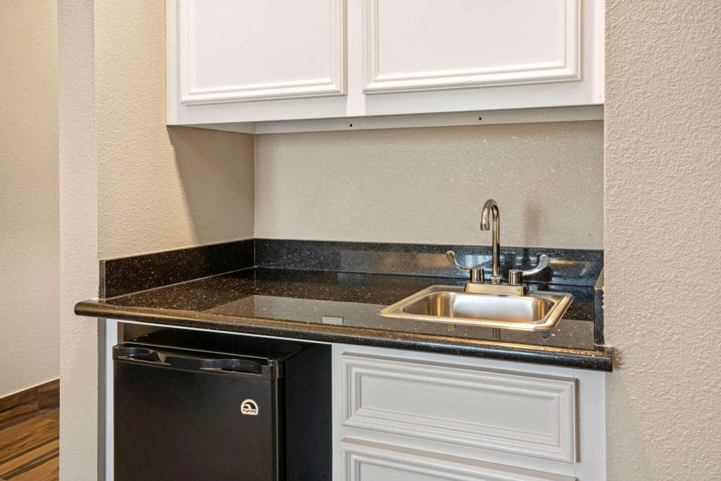 La Quinta by Wyndham Houston - Magnolia
