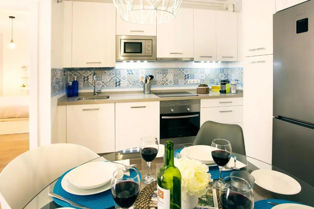 Bright & Quiet Apartment Malaga Center