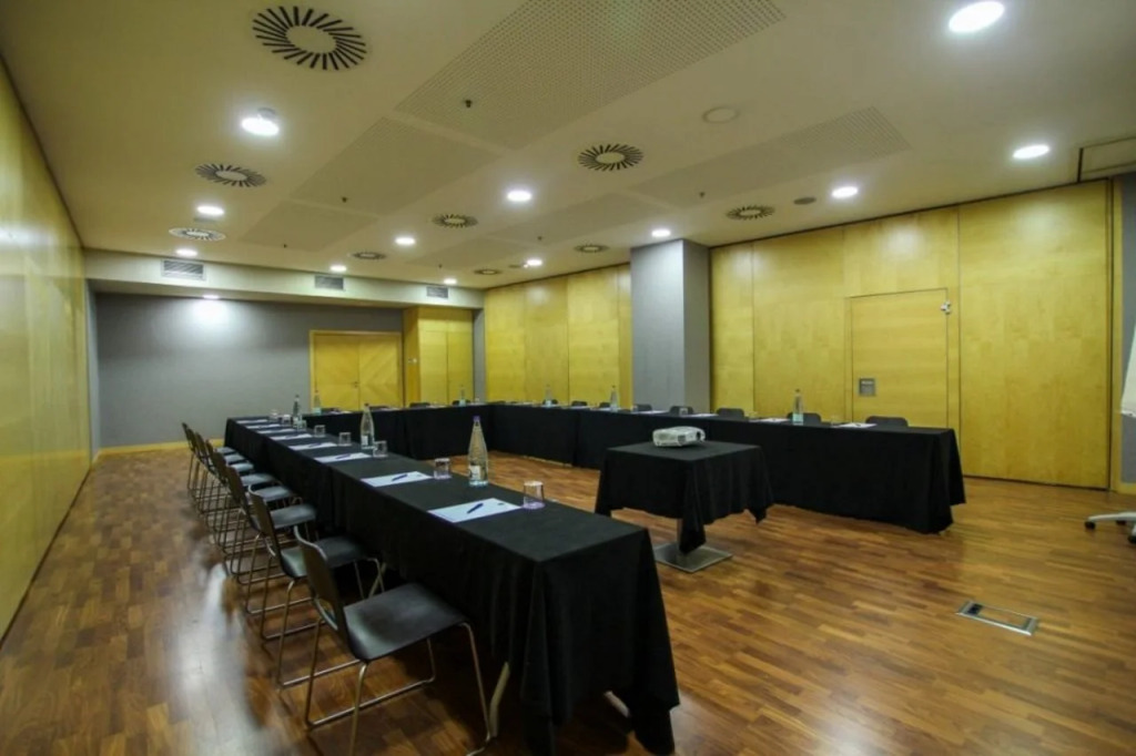 Отель Eurohotel Barcelona Gran Via Fira