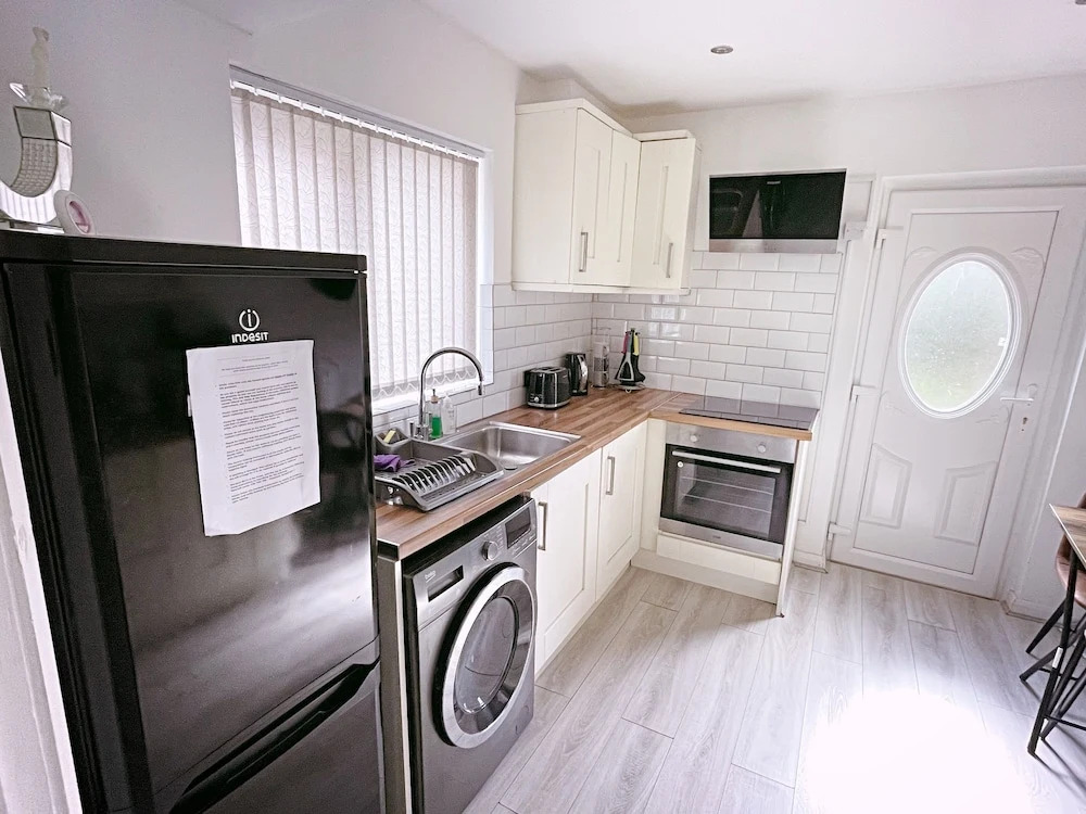 The Serene Stays Sleeps 6 With Garden