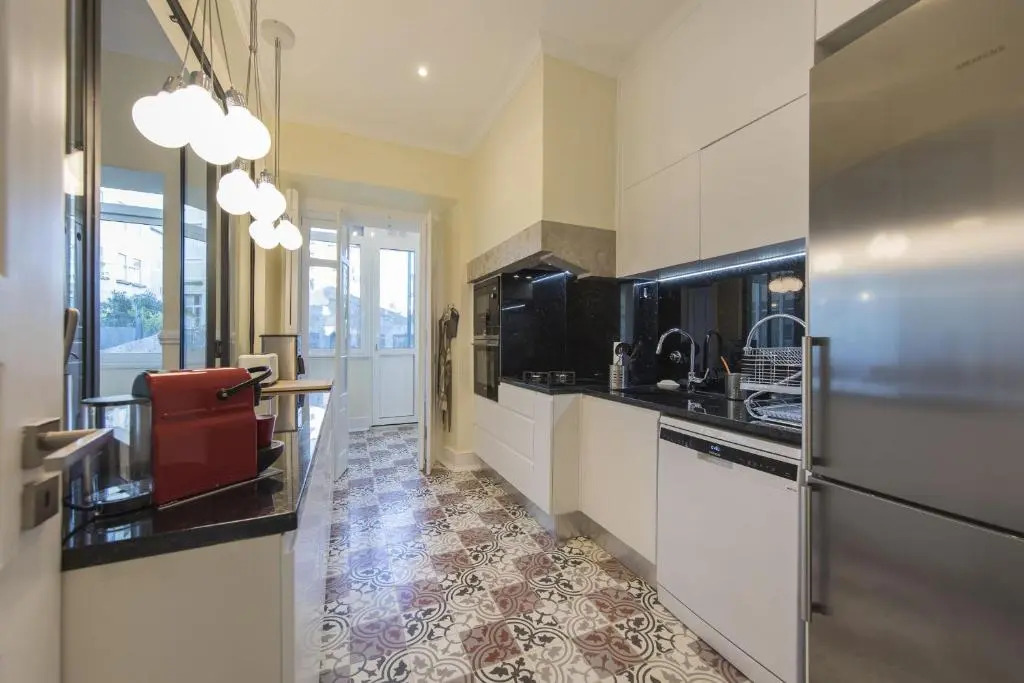 Spacious 4bdr River View