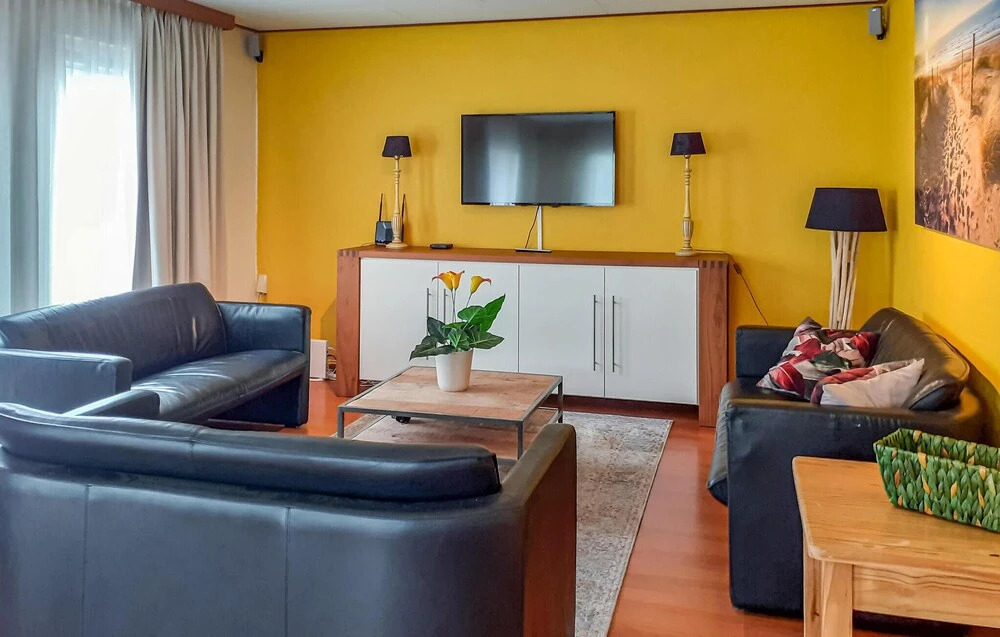 3 Bedroom Nice Home In Heinkenszand
