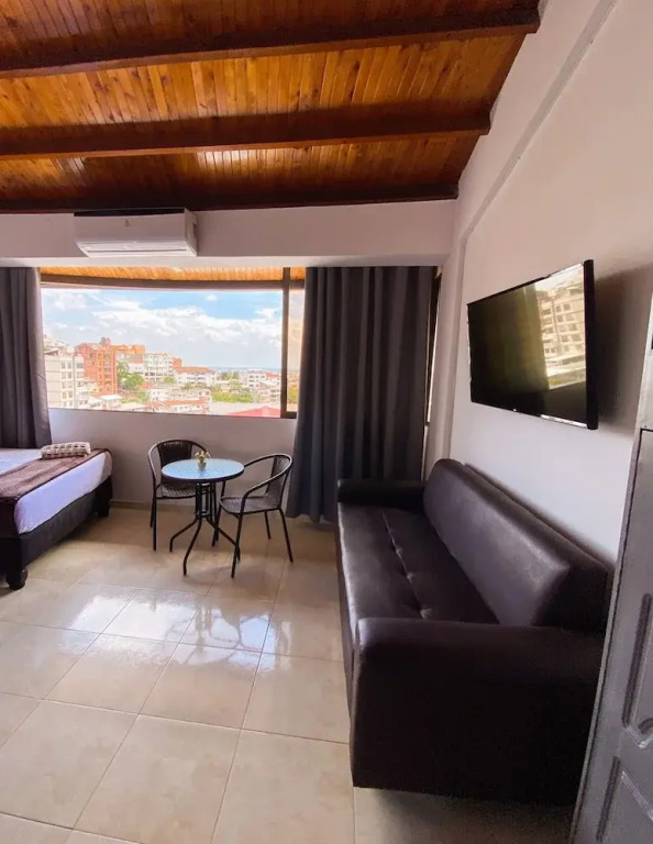 Hostal CaliView Inn