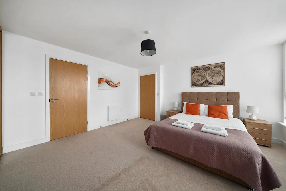 The Modern Apartments - 2 Bedroom with Parking by 360Stays