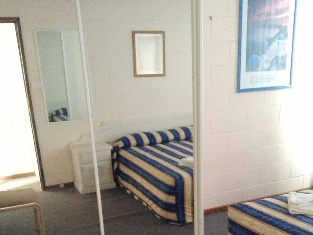 Plainsman Motel