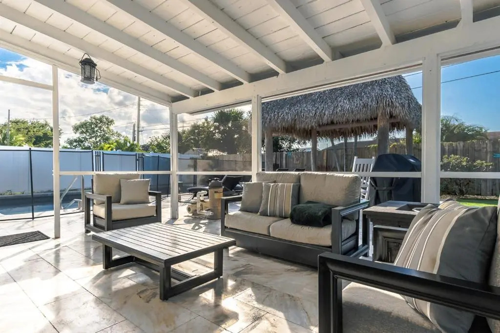 Tiki-home Elite Staycation