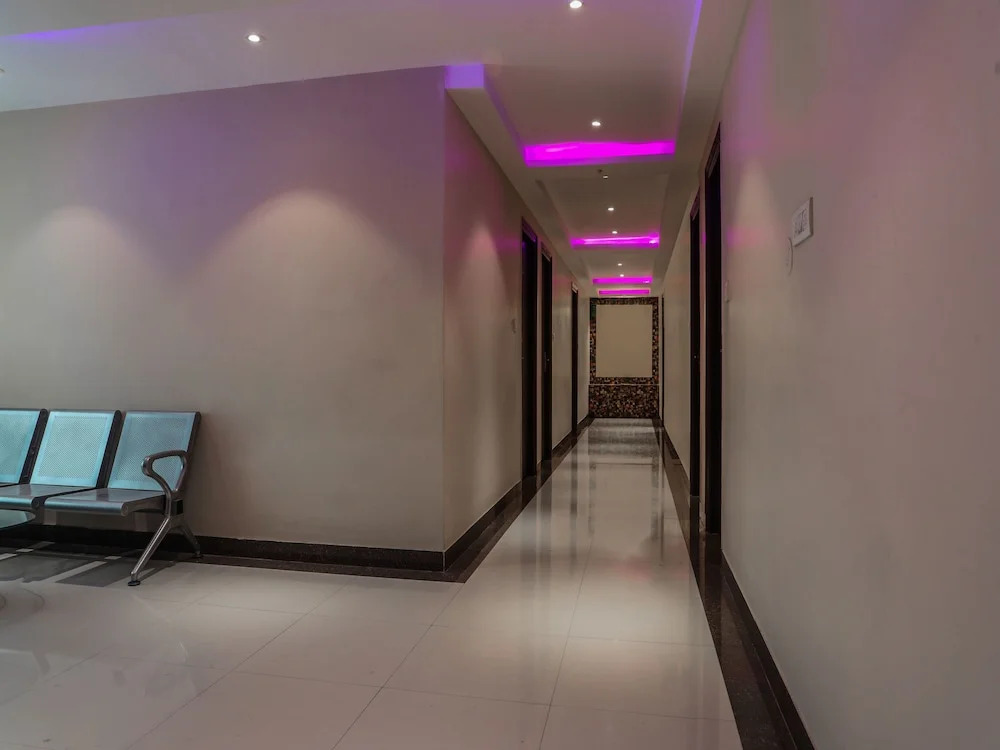 OYO 16428 Hotel Comfort Inn