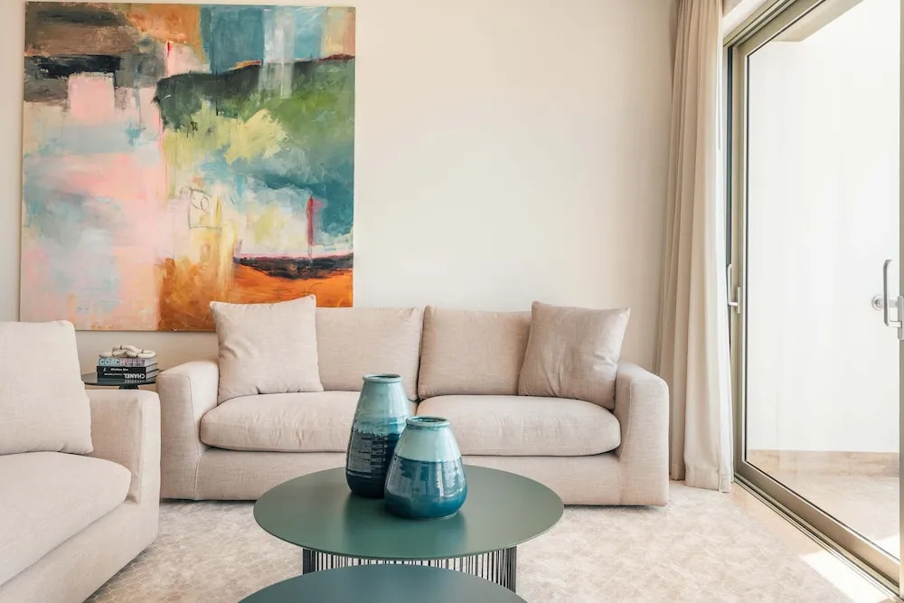 2br Apartment With Balcony and Views