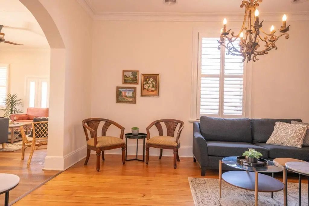 Dunkley House Bathurst Large CBD Heritage Home, Sleeps 10