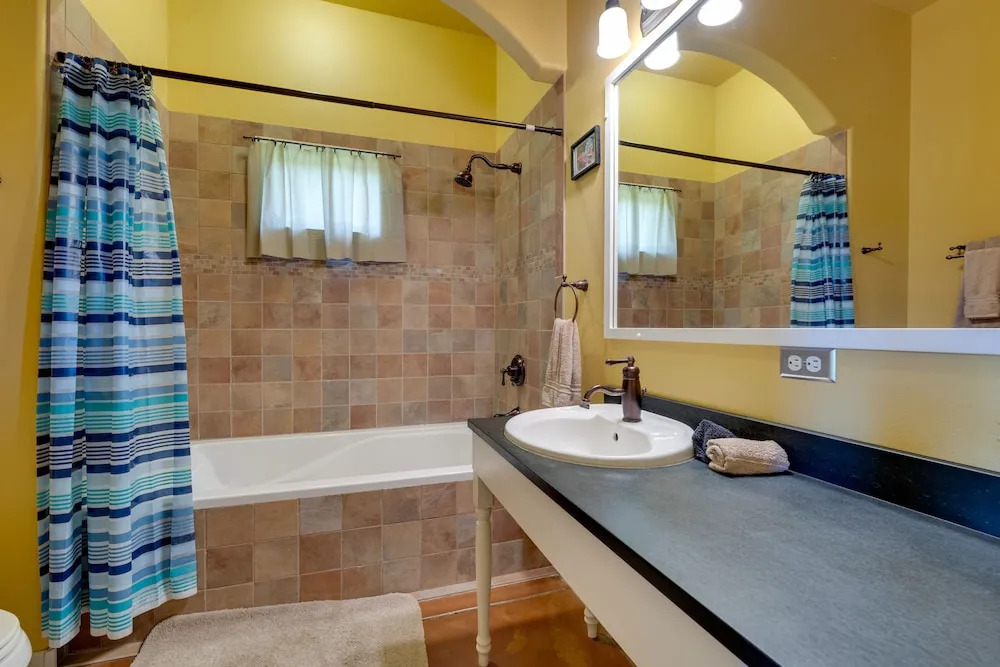 West Richland Home w/ Vineyard & Mountain Views!