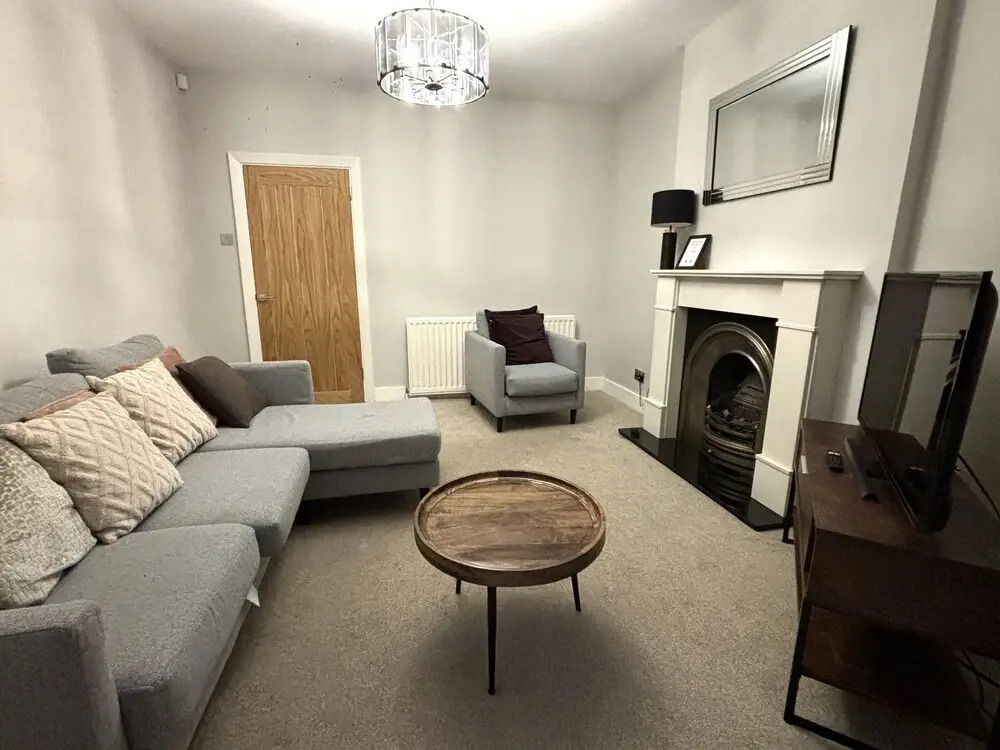 Large Home near city centre, UOB & QE hospital