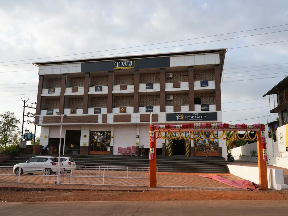 Hotel Nakshtra, Shrungartali