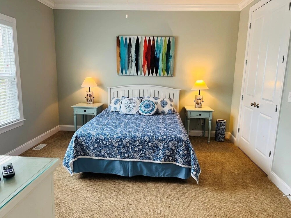 287 Obw 6 Bedroom Home by RedAwning