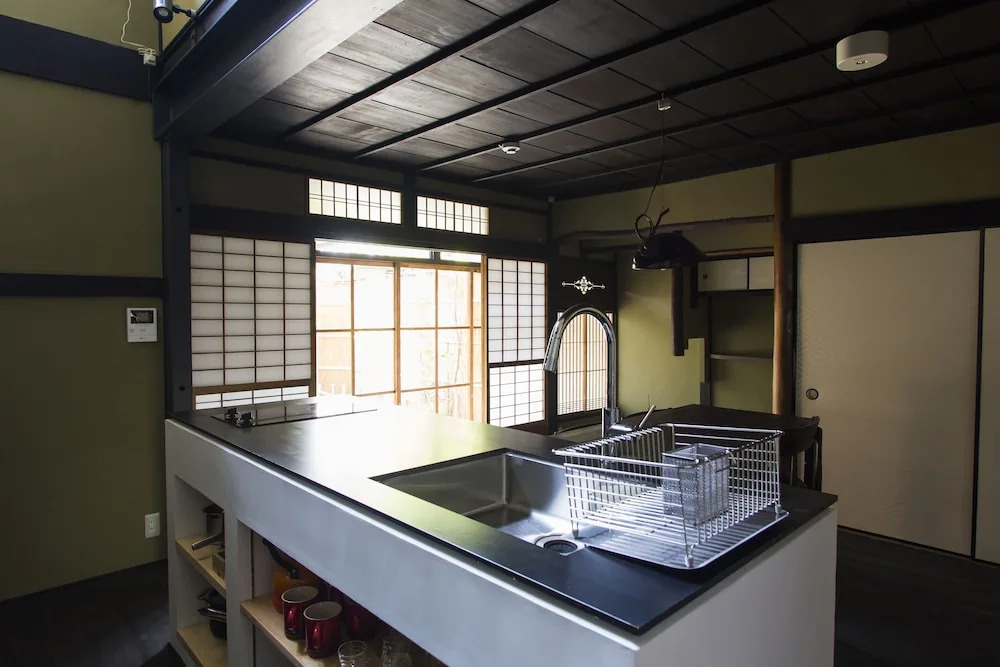 HOUSE THE TERMINAL Karasuma-Shimei 1