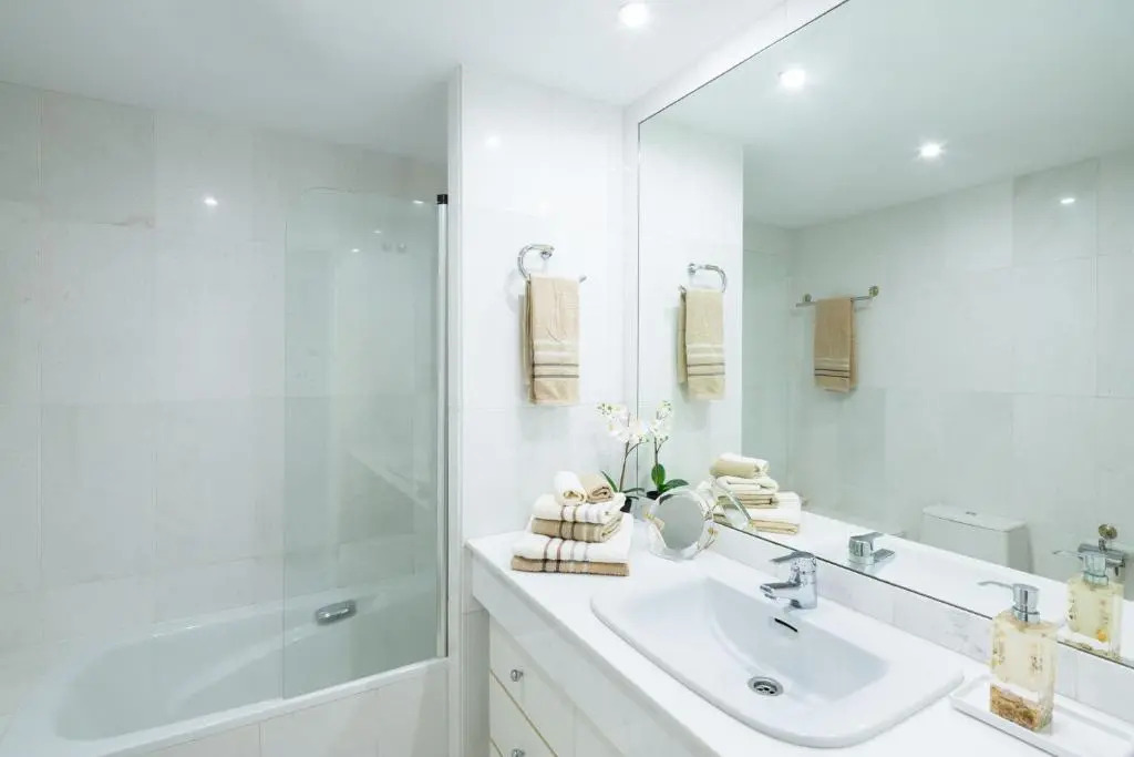 Luxury 5* 3 beds apartment in Playas del Duque, Puerto Banus Marbella