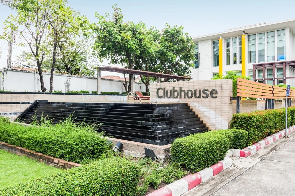 Baan Klang Muang Sathorn-Taksin 1 By Favstay
