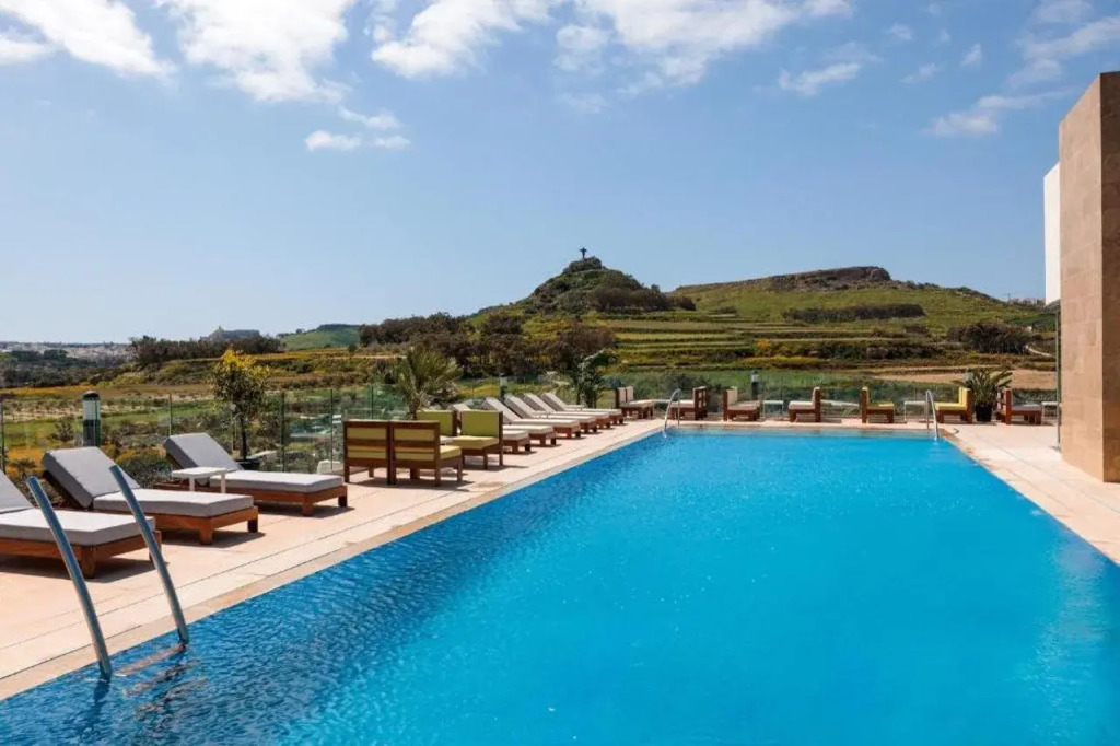 Reef Hotel & Spa