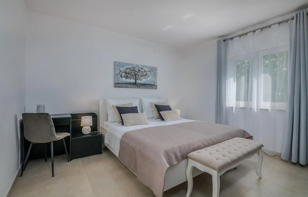 Beautiful Home in Kras With Wifi and 3 Bedrooms